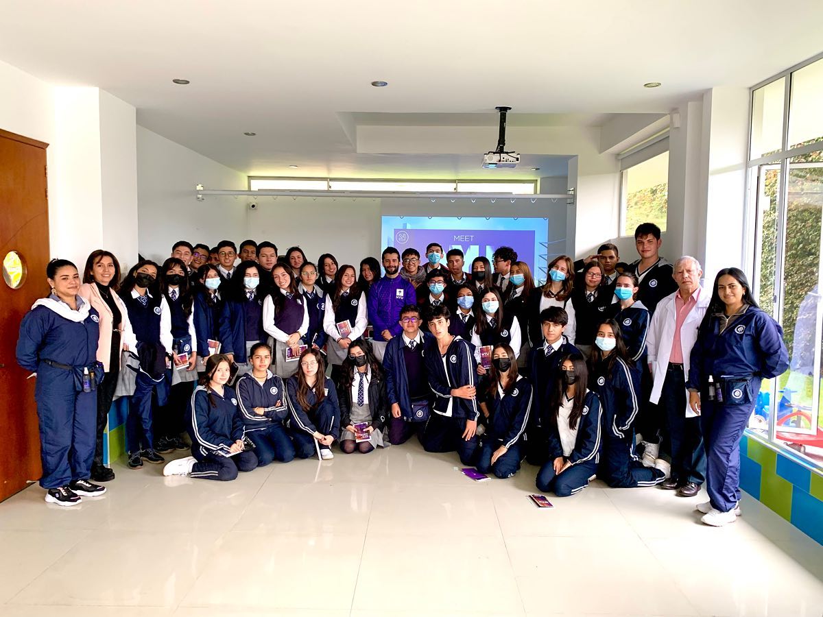 La Universidad de New York en el Colegio Abraham Maslow