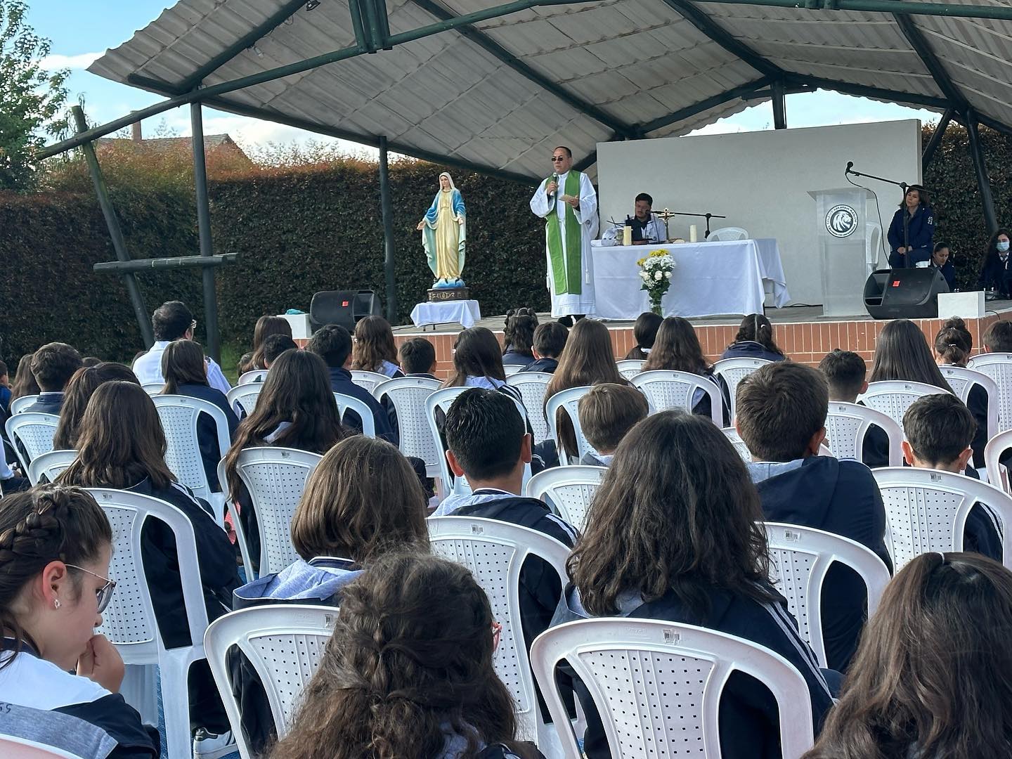 Eucaristía en el Colegio Abraham Maslow.