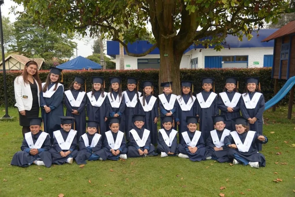 Grados 2023 en el International Garden